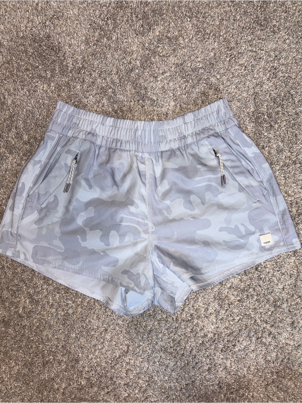 Vuori Light Gray Camo Athletic Shorts Size Small